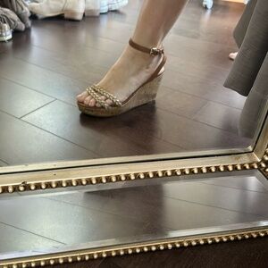 Unisa Size 8 braided gold wedges!